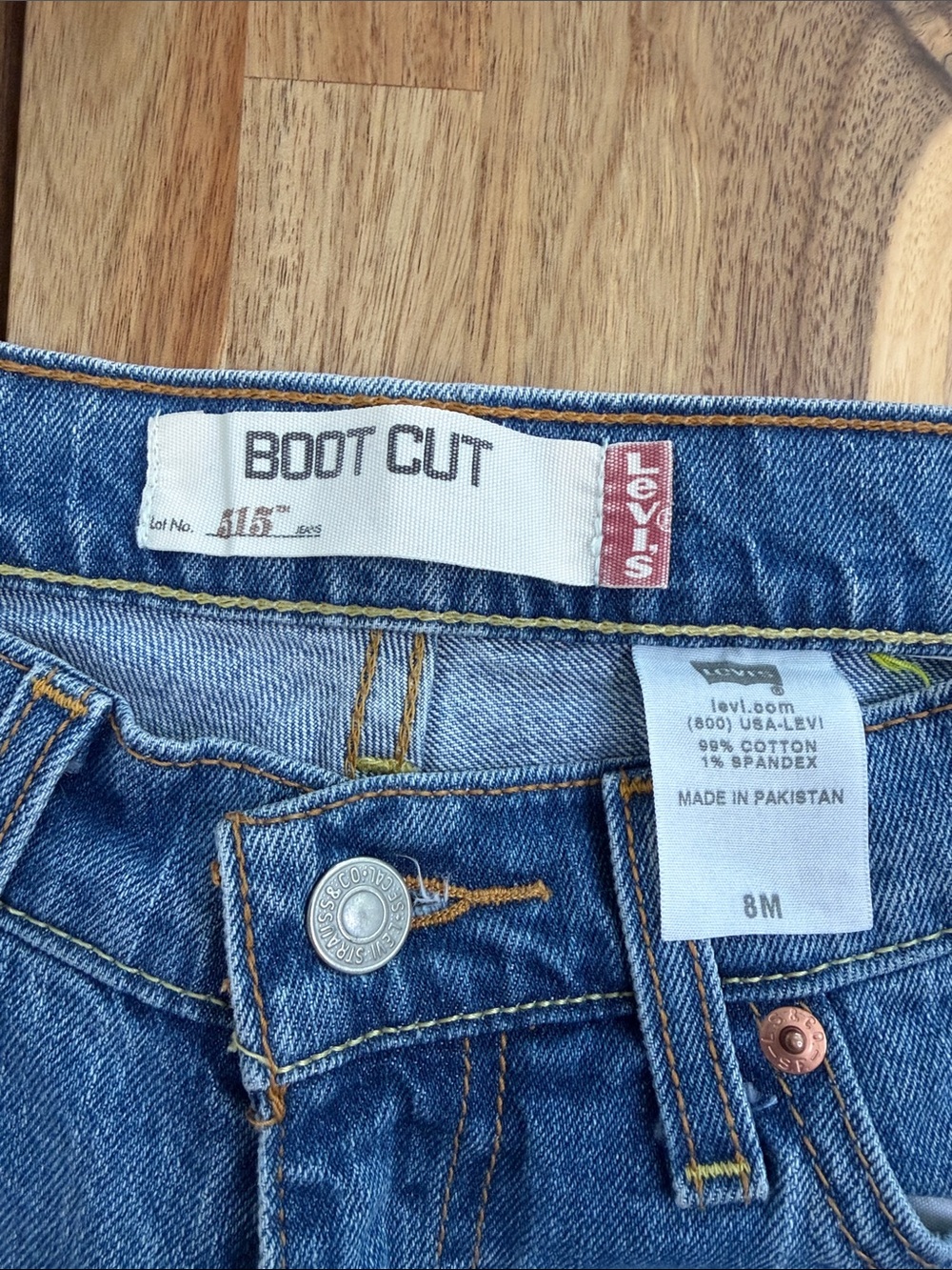Levi’s 515 Boot Cut Jeans - Picture 2 of 8